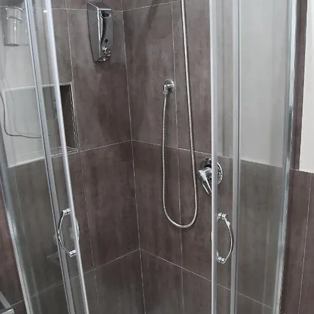 Oplonti לינה וארוחת בוקר טורה אנונציאטה