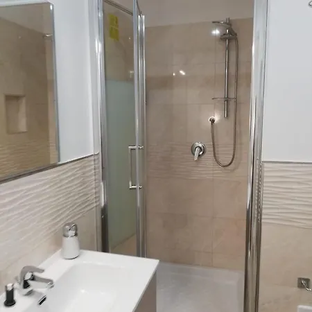 Oplonti 3* טורה אנונציאטה